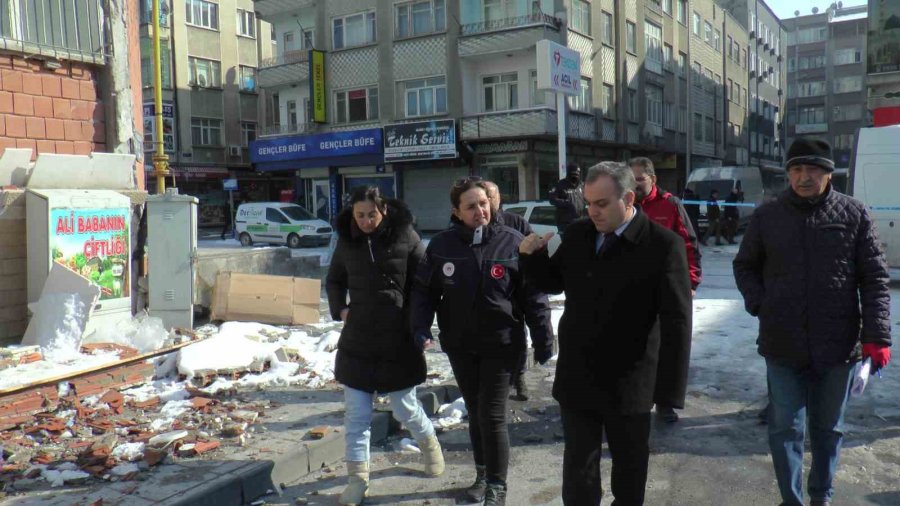 Kayseri’deki Ağır Hasarlı Binada Yıkım Öncesi Tahliyeler Başladı