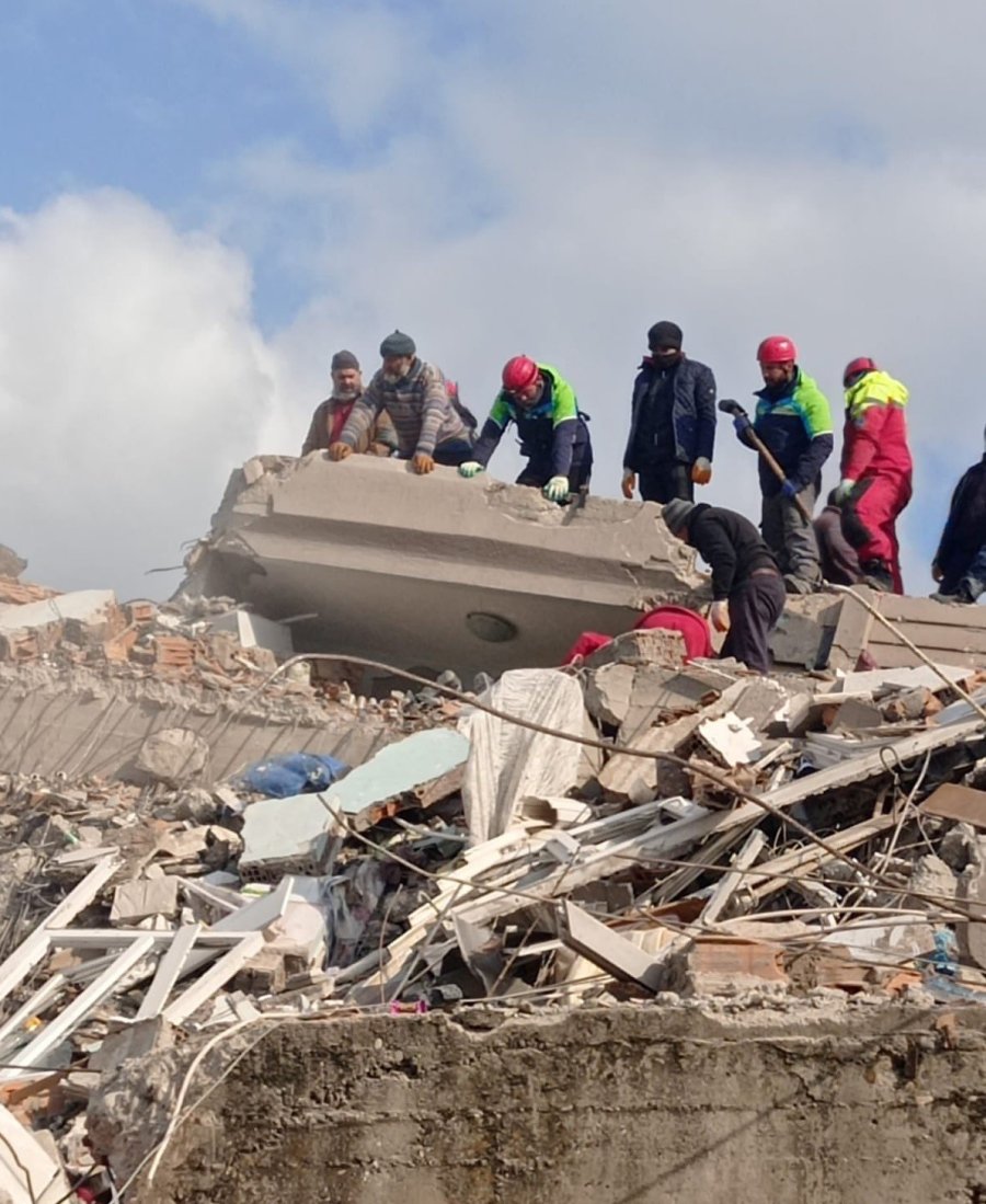 Erciyes A.ş. Tecrübeli Ve Teknik Ekibi İle Deprem Bölgesinde