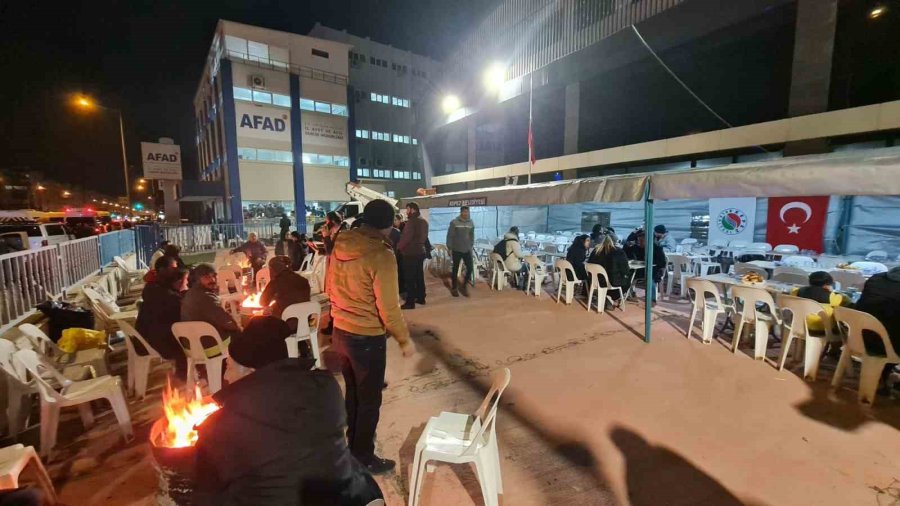 Kepez’de Depremzedeler İçin Sahra Mutfağı Kuruldu