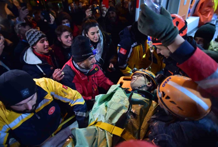 Lise Öğrencisinin İlk Sorusu “bugün Günlerden Ne?” İlk İsteği İse “su” Oldu