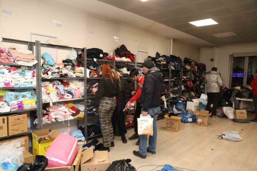 Aydınlıkevler Telekom Binası Yardım Koordinasyon Merkezi Oldu