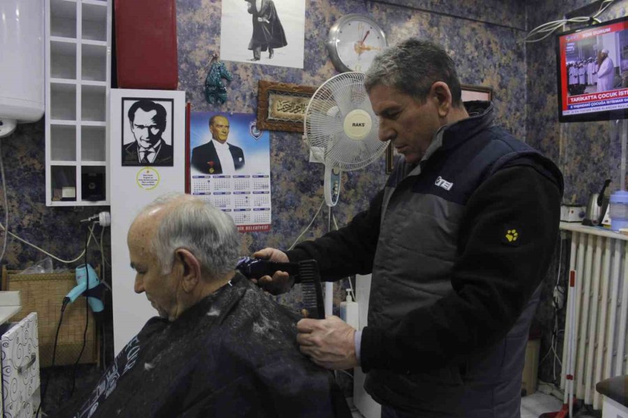 Kuaförler Müşterileri İçin Zammı Erteliyor