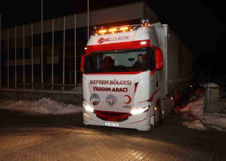 Talas’tan Deprem Bölgesine Gece Gündüz Yardım
