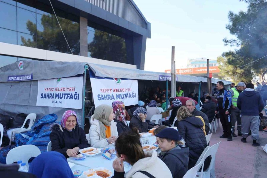 Kepez Sosyal Yardım Merkezi’nden Depremzedeler İçin Yardım Kampanyası