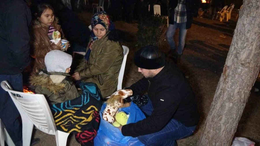 Depremzedelerin Antalya’ya Gelişi Devam Ediyor