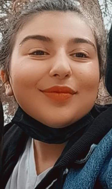 Depremde Hayatını Kaybeden Özlem Öğretmen Ve 5 Yaşındaki Kızı Toprağa Verildi