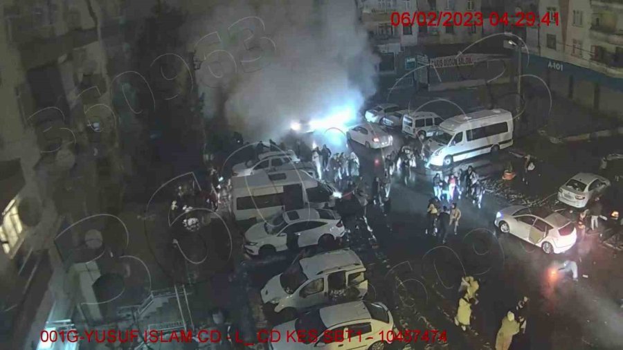 Depremin Dehşete Düşüren Anları Güvenlik Kamerasında