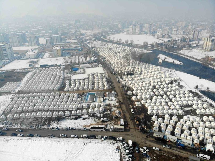 Çadır Kentte Bacalar Tütüyor