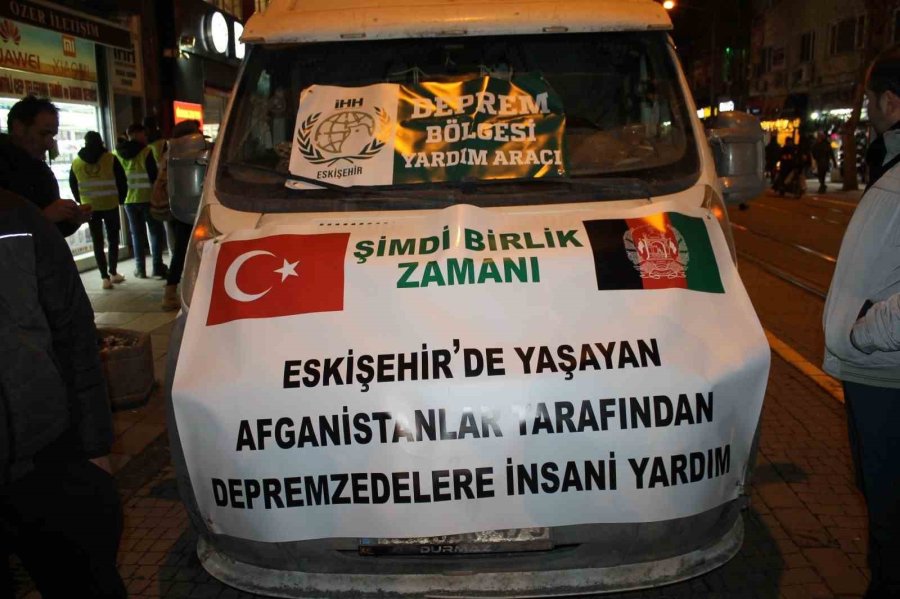 Eskişehir’deki Afganistanlılar Deprem Bölgesine Yardım Gönderdi