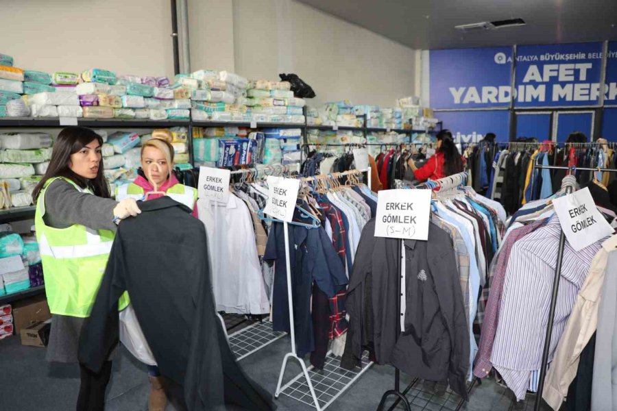 Giyim Bankası Depremzedelerin Hizmetinde
