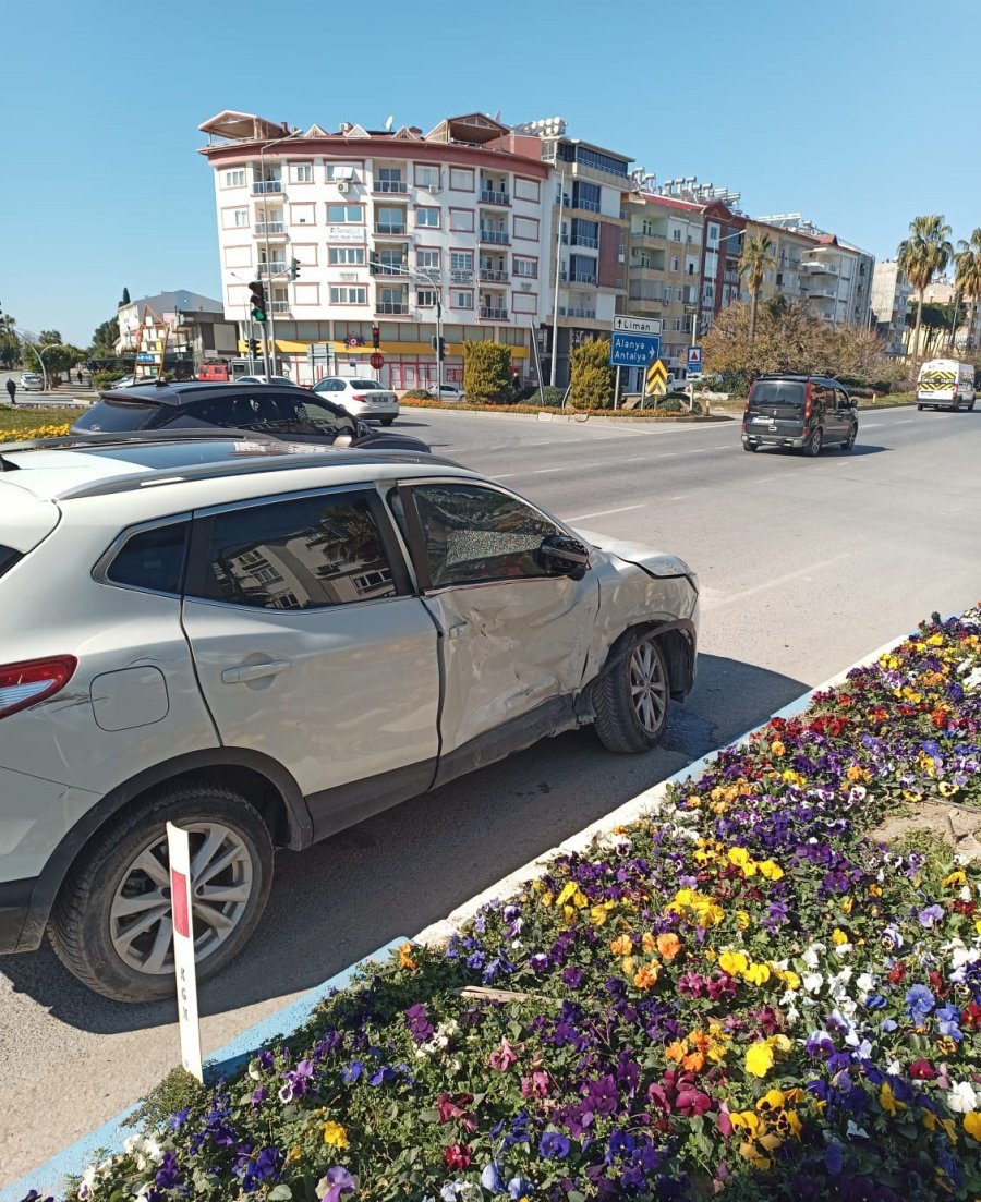 Hatay’dan Muğla’ya Giden Depremzede Kaza Yaptı