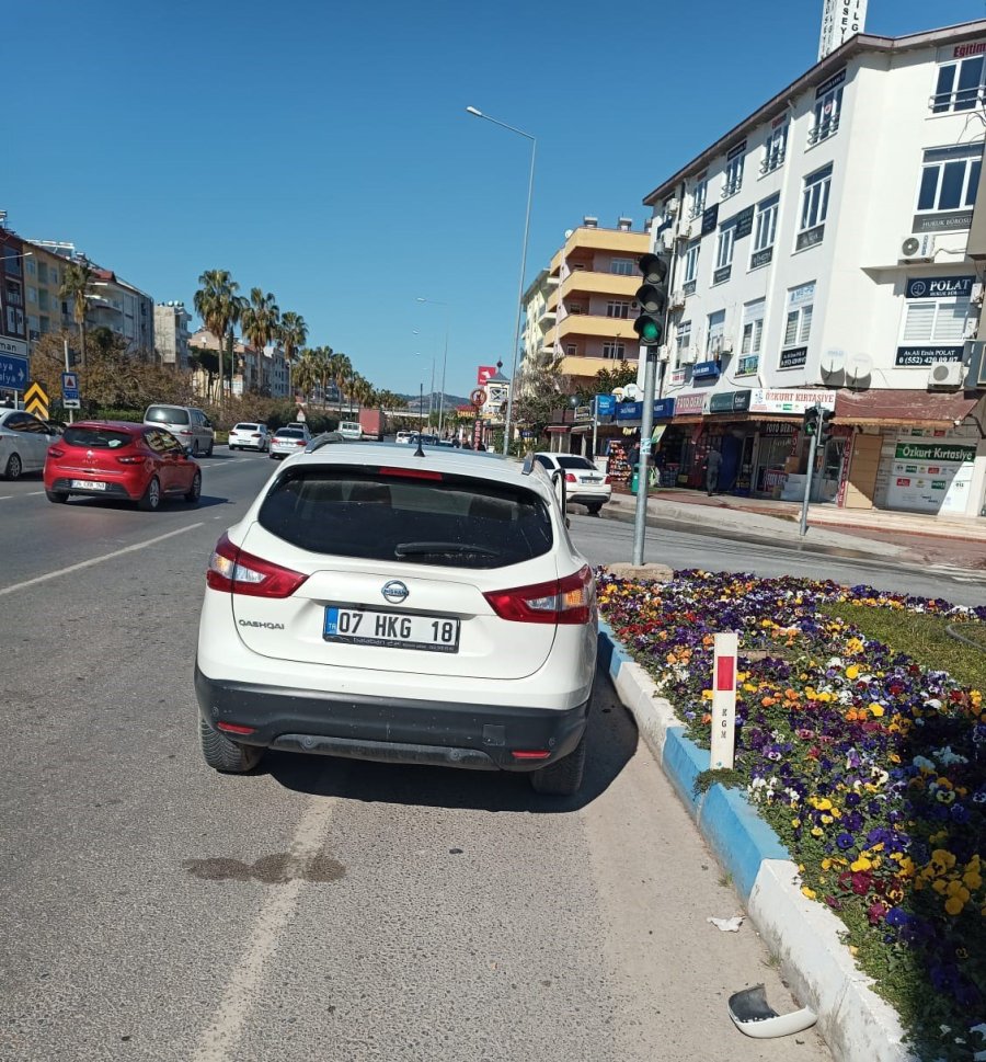 Hatay’dan Muğla’ya Giden Depremzede Kaza Yaptı