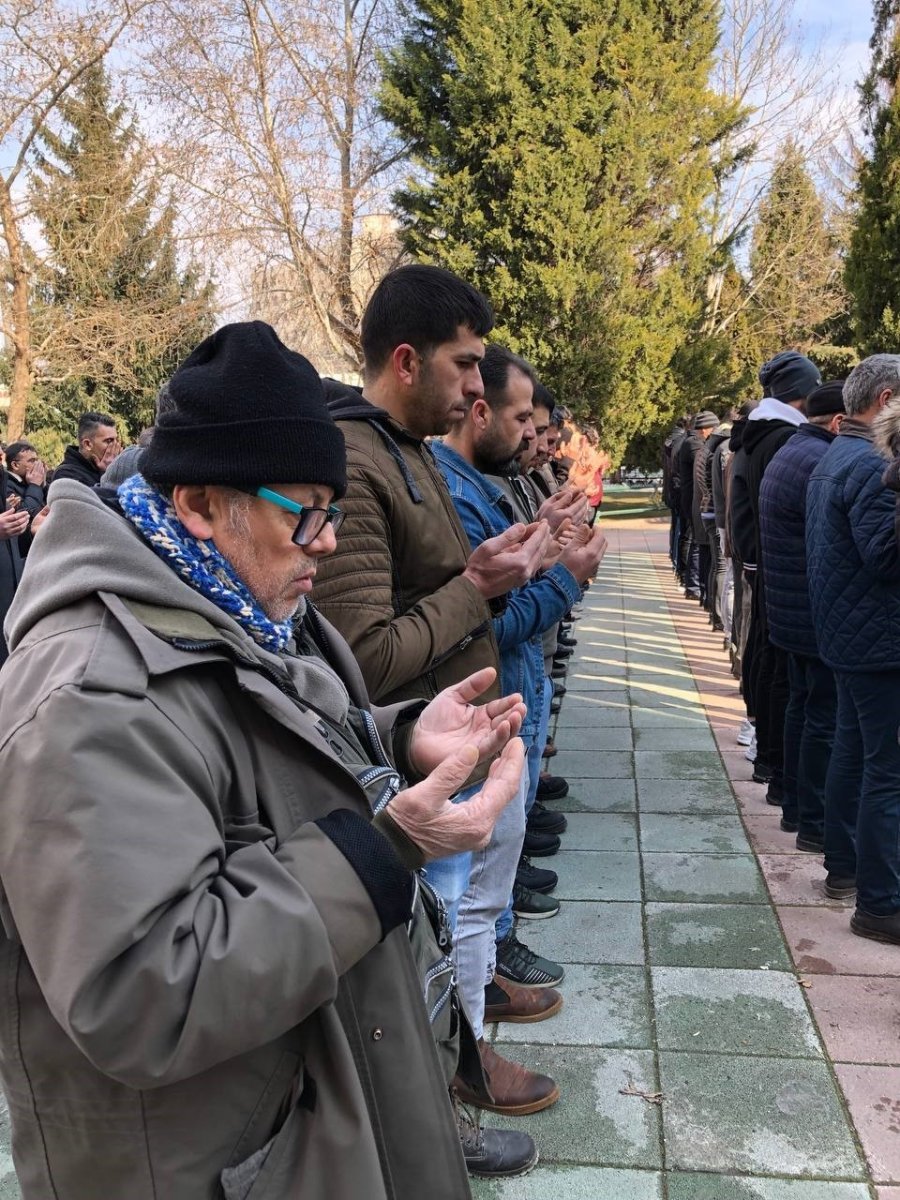 Irak Türkmenleri, Felakette Hayatını Kaybedenler İçin Gıyabi Cenaze Namazı Kıldı