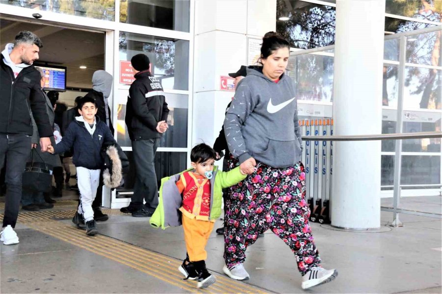 Antalya 55 Bin Depremzedeye Misafirlik Yapıyor