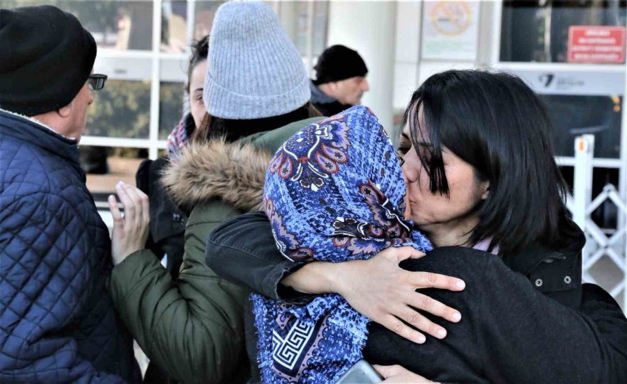 Antalya 55 Bin Depremzedeye Misafirlik Yapıyor