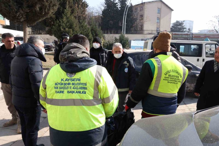Başkan Büyükkılıç, Başkanlarla Birlikte Deprem Bölgesinde Yaraları Sarıyor