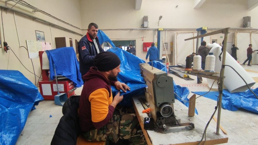 Develi’de Deprem Bölgesi İçin Çadır Üretimine Başladılar