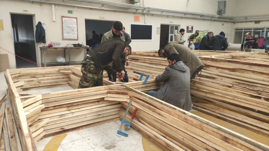 Develi’de Deprem Bölgesi İçin Çadır Üretimine Başladılar