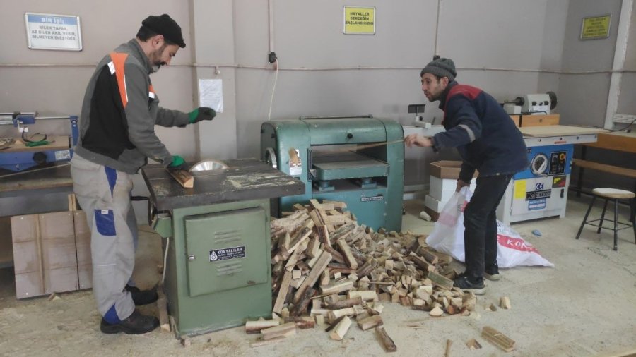 Develi’de Deprem Bölgesi İçin Çadır Üretimine Başladılar