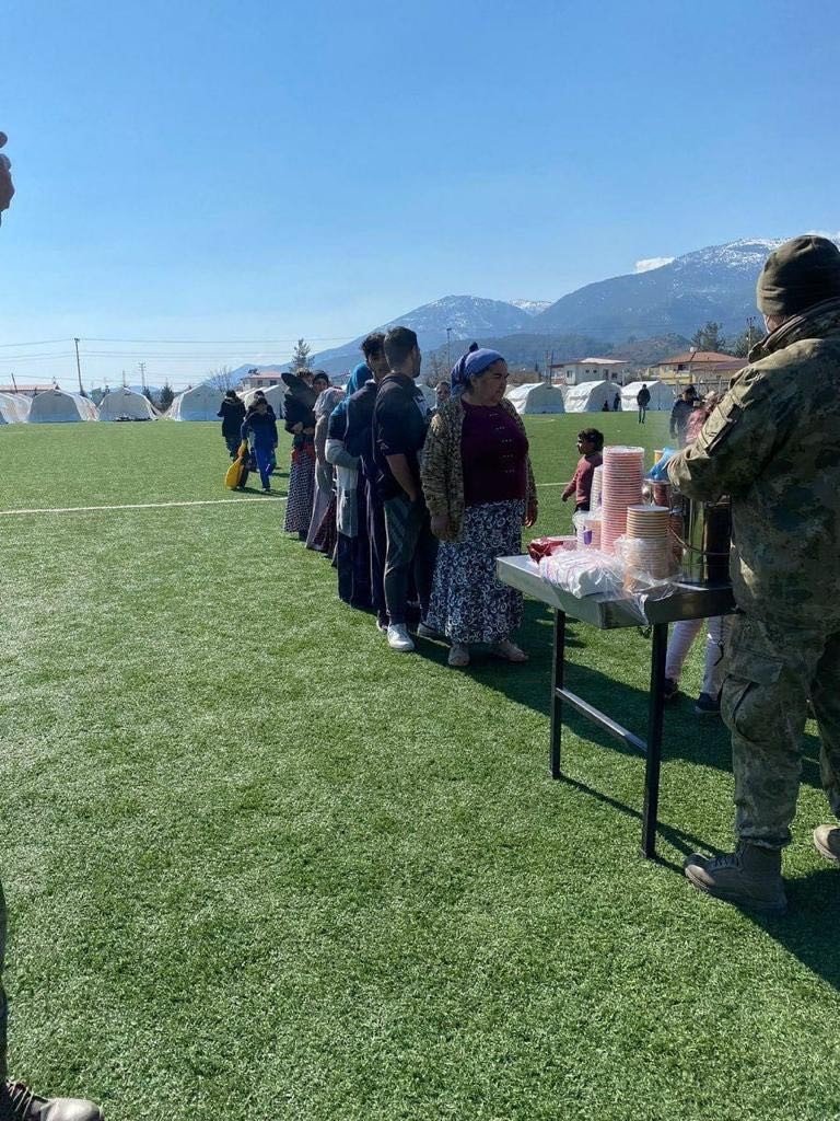 66’ncı Mekanize Piyade Tugayı İslahiye’de Vatandaşlara Yemek Hizmeti Veriyor