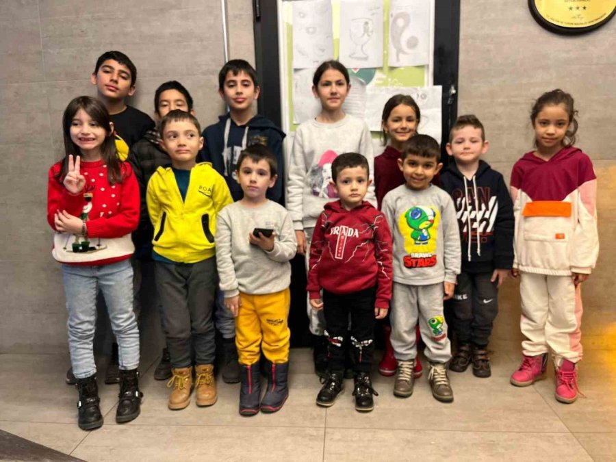 Minik Depremzededen Duygulandıran Şiir