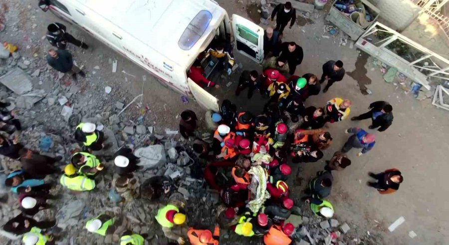 Hatay’dan 182’nci Saatte Güzel Haber:13 Yaşındaki Kaan Sağ Çıkarıldı