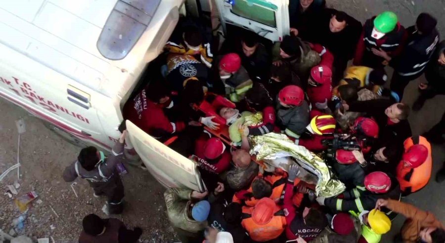 Hatay’dan 182’nci Saatte Güzel Haber:13 Yaşındaki Kaan Sağ Çıkarıldı