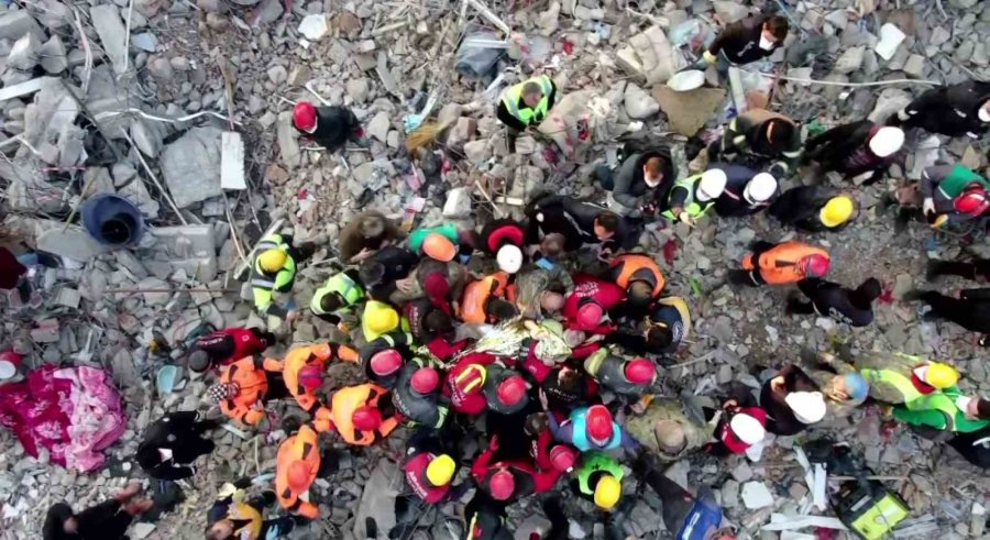 Hatay’dan 182’nci Saatte Güzel Haber:13 Yaşındaki Kaan Sağ Çıkarıldı