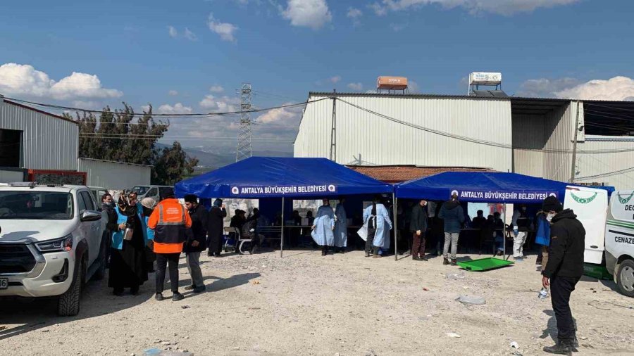 Hatay’da Cenazeler Defnediliyor