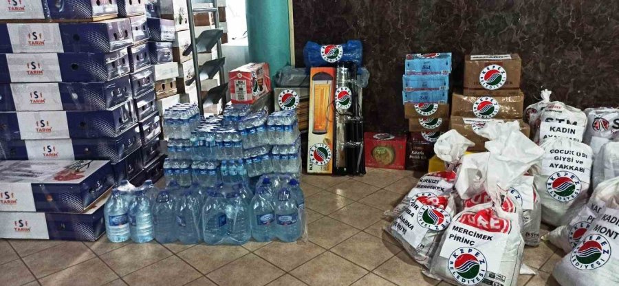 Kepez’den Deprem Bölgesine Kadın Eli