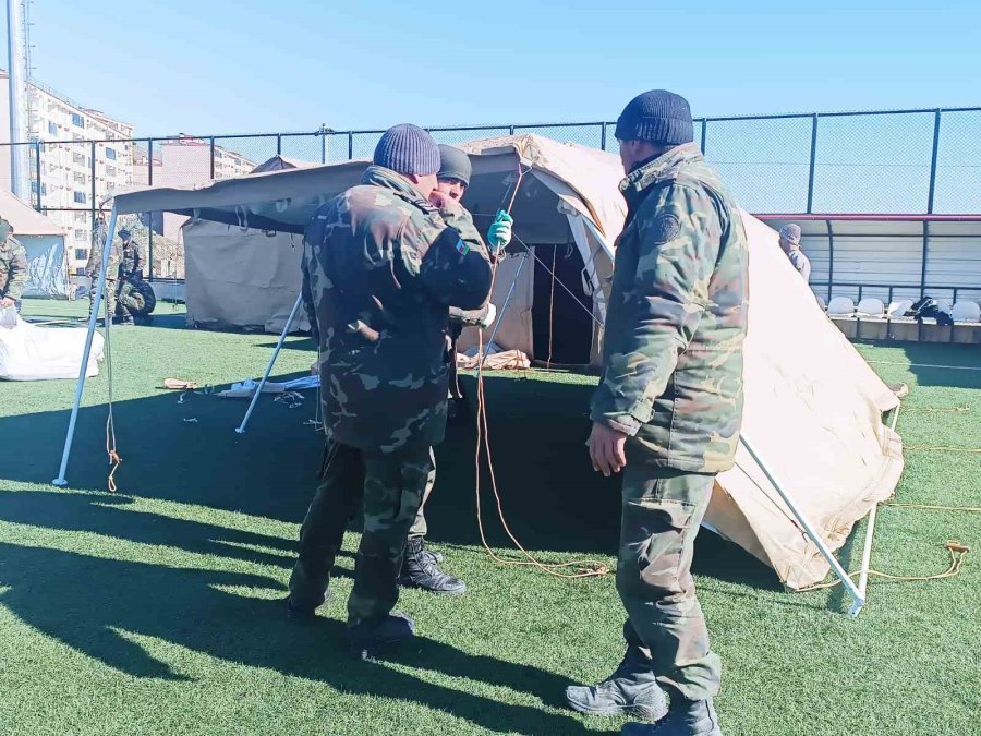 Azerbaycan Arama Kurtarma Ekipleri 51 Kişiyi Sağ Olarak Kurtardı