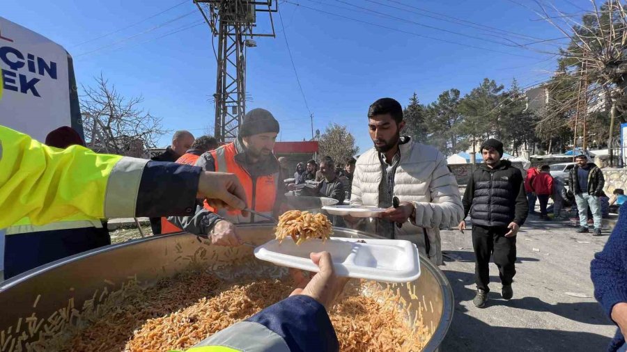 Bağcılar Belediyesi’nden Deprem Bölgesinde Günde 12 Bin Kişiye 3 Öğün Sıcak Yemek