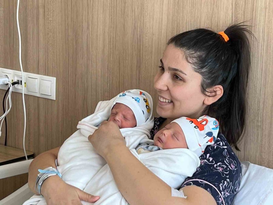 Osmaniye’den Ankara’ya Gelen Depremzede İkiz Doğum Yaptı