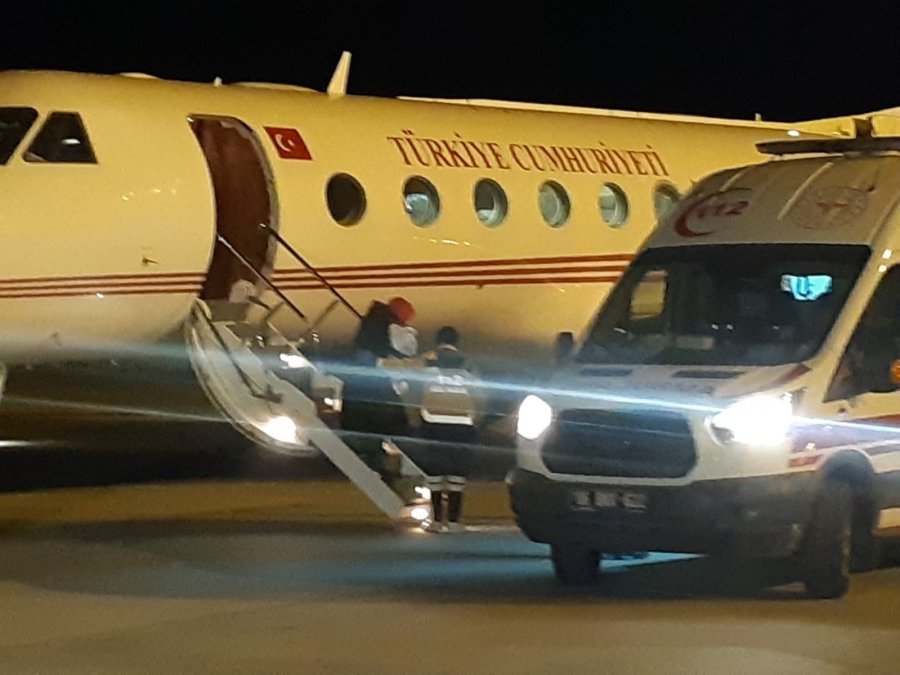 Cumhurbaşkanlığına Ait Uçak Deprem Bölgesinden 15 Bebeği Ankara’ya Getirdi
