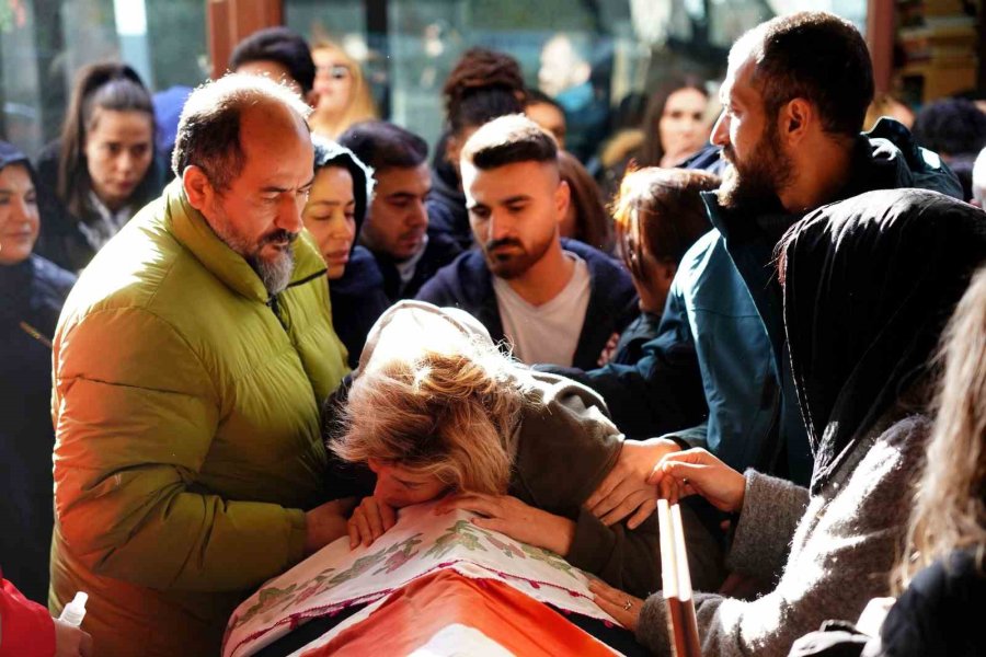 Milli Basketbolcu Nilay Aydoğan, Son Yolculuğuna Uğurlandı