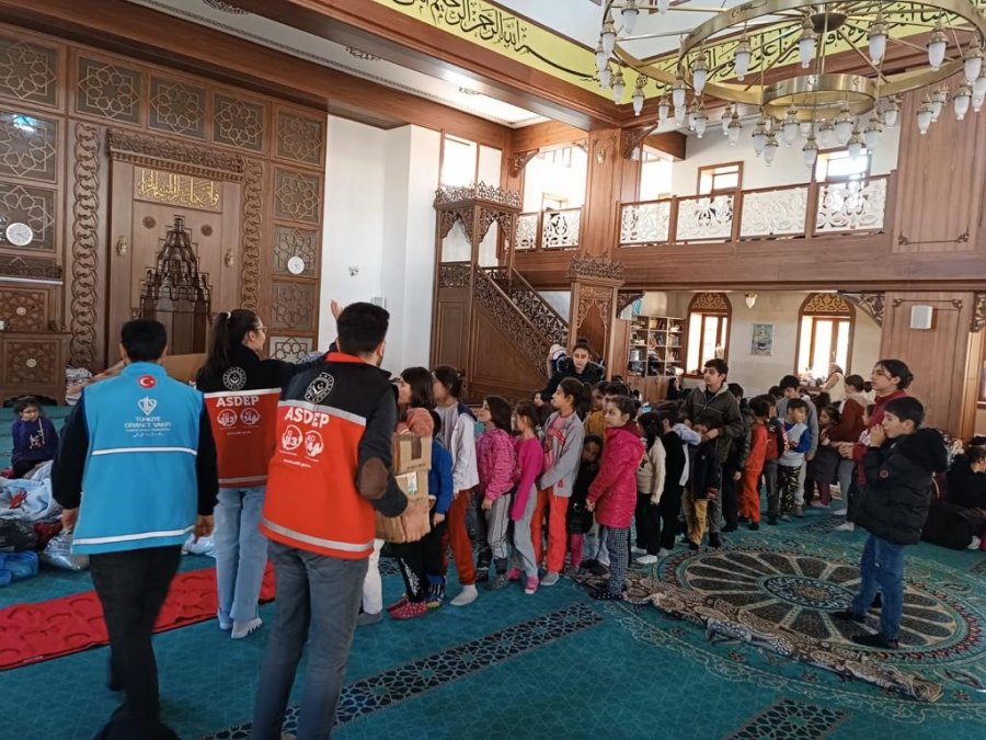 Gaziantep’te Deprem Mağduru Çocuklar İçin Camilerde Etkinlikler Düzenleniyor