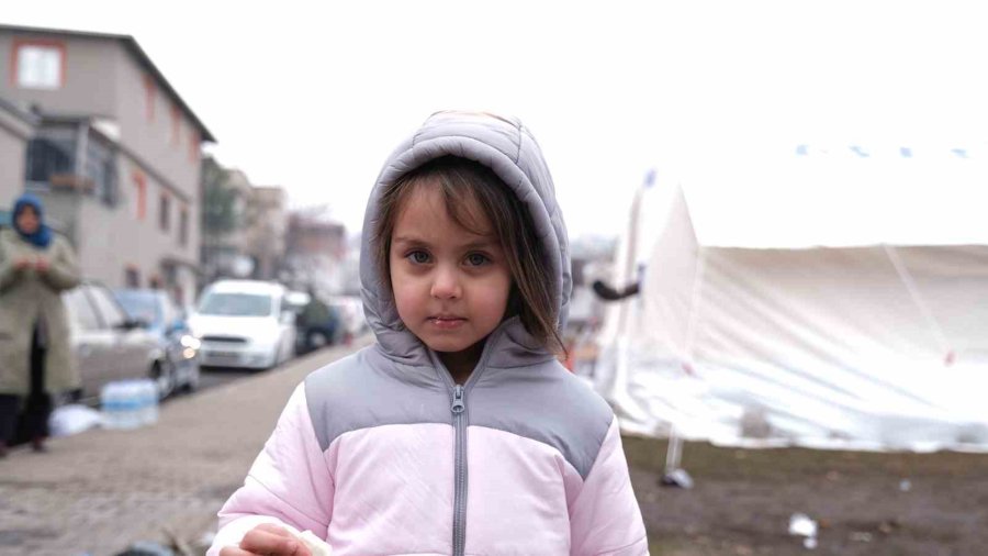 Afet Bölgesine Yardımlar Sürüyor