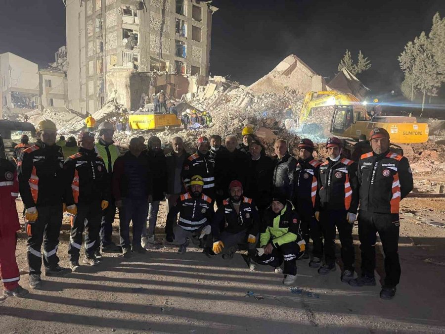 Tff, Depremzedelerin Hem Yaralarını Sarmak Hem De Yardımına Koşmak İçin Seferber Oldu
