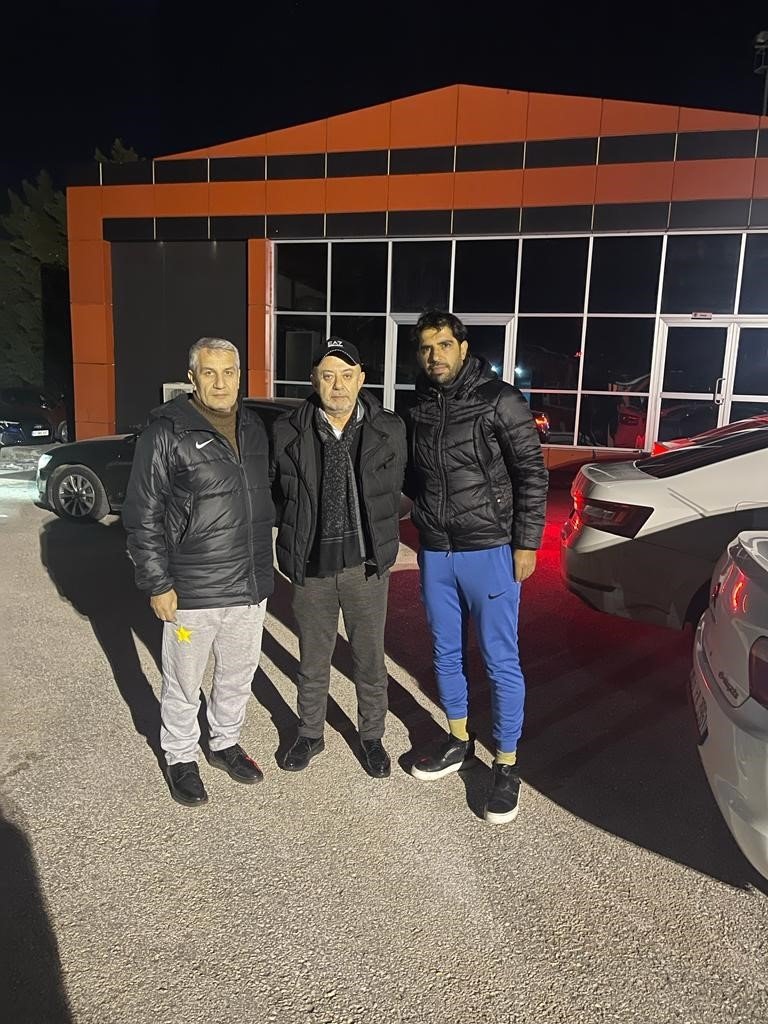 Tff, Depremzedelerin Hem Yaralarını Sarmak Hem De Yardımına Koşmak İçin Seferber Oldu