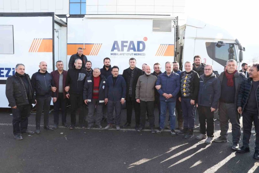 Vali Çiçek Ve Başkan Büyükkılıç’tan Deprem Bölgesinde Kayseri Dayanışması