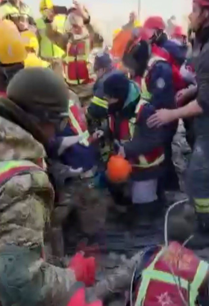 Kayseri İtfaiyesi, Depremin 180’inci Saatinde Bir Can Daha Kurtardı