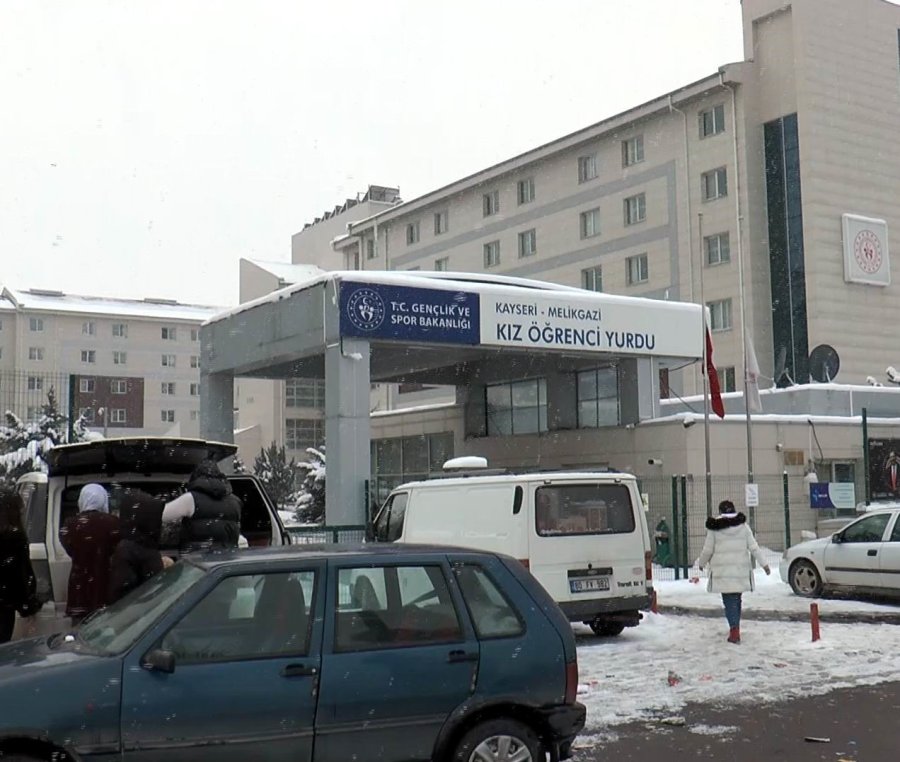 Kayseri’deki Yurtlarda 4 Bin 800 Depremzede Misafir Ediliyor