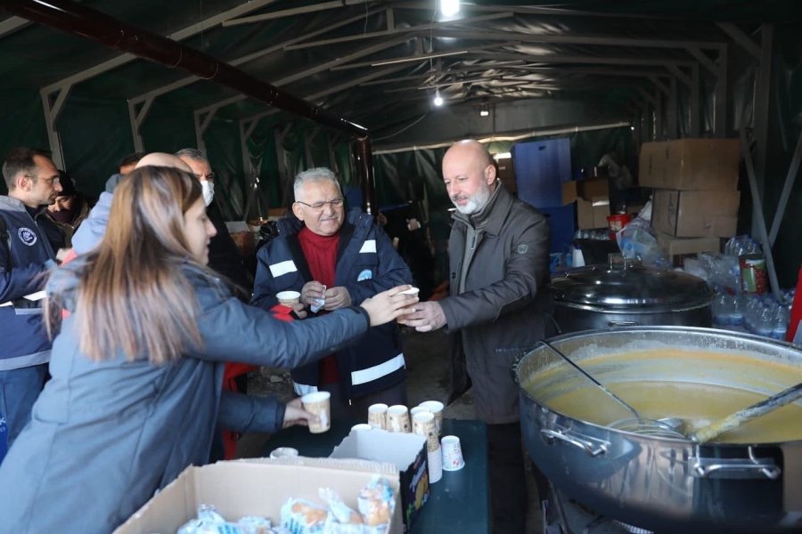 Başkan Çolakbayrakdar: “bu Günleri Hep Birlikte Atlatacağız”