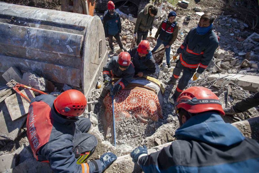 Mersin İtfaiyesi 478 Kişiyi Kurtardı