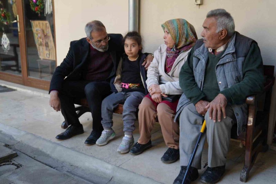 Tarsus Belediyesi Depremzedelerin Yaralarını Sarıyor