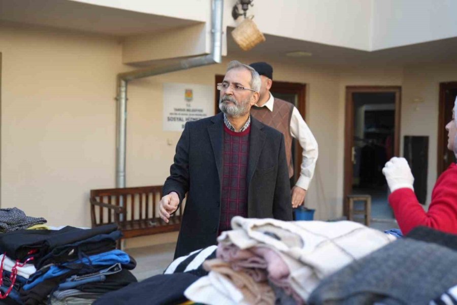 Tarsus Belediyesi Depremzedelerin Yaralarını Sarıyor