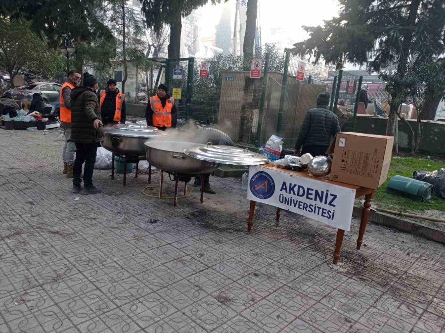 Akdeniz Üniversitesi’nden Deprem Bölgesine Yardım Eli
