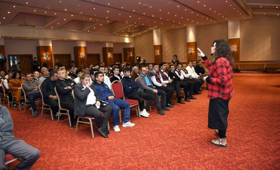 Otel Çalışanlarına, Depremzedeler İçin Doğru İletişim Eğitimi