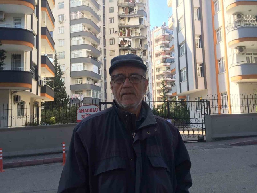 25 Yıl Arayla İki Deprem Gören Bina Ağır Hasar Aldı