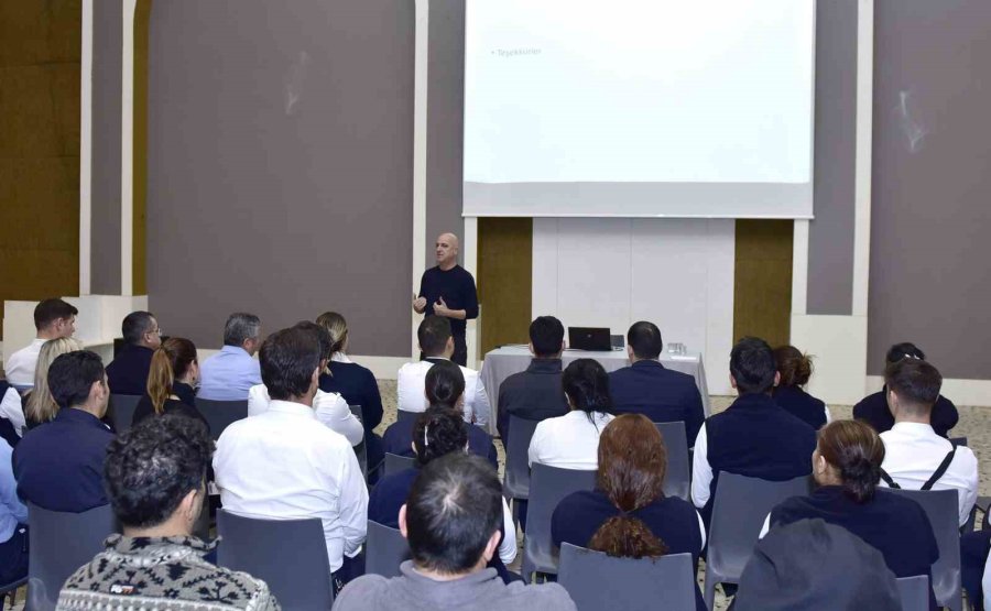 Otel Çalışanlarına, Depremzedeler İçin Doğru İletişim Eğitimi